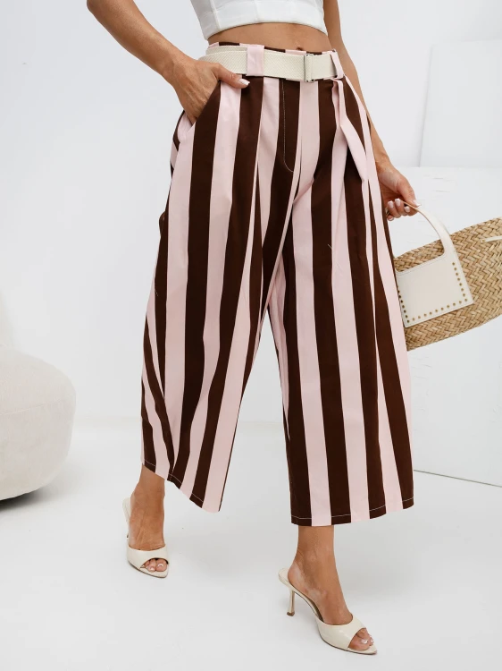 Stylowe jasnoróżowe spodnie damskie – eleganckie i wygodne one size